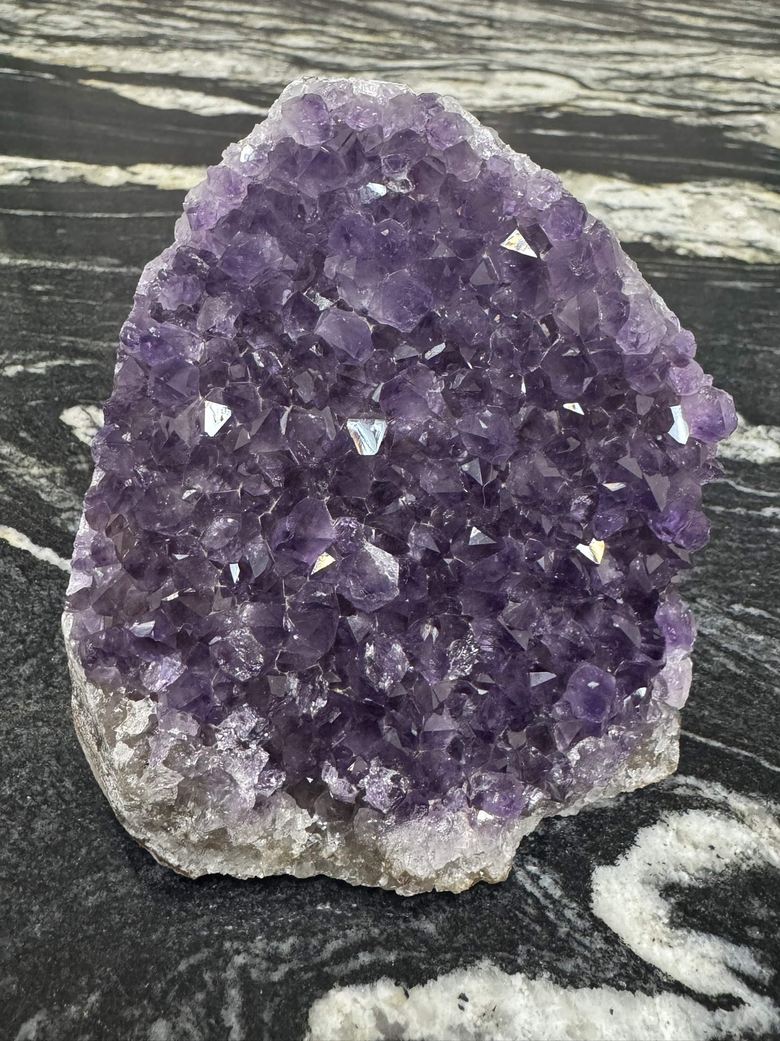 Druze d'Améthyste sur base