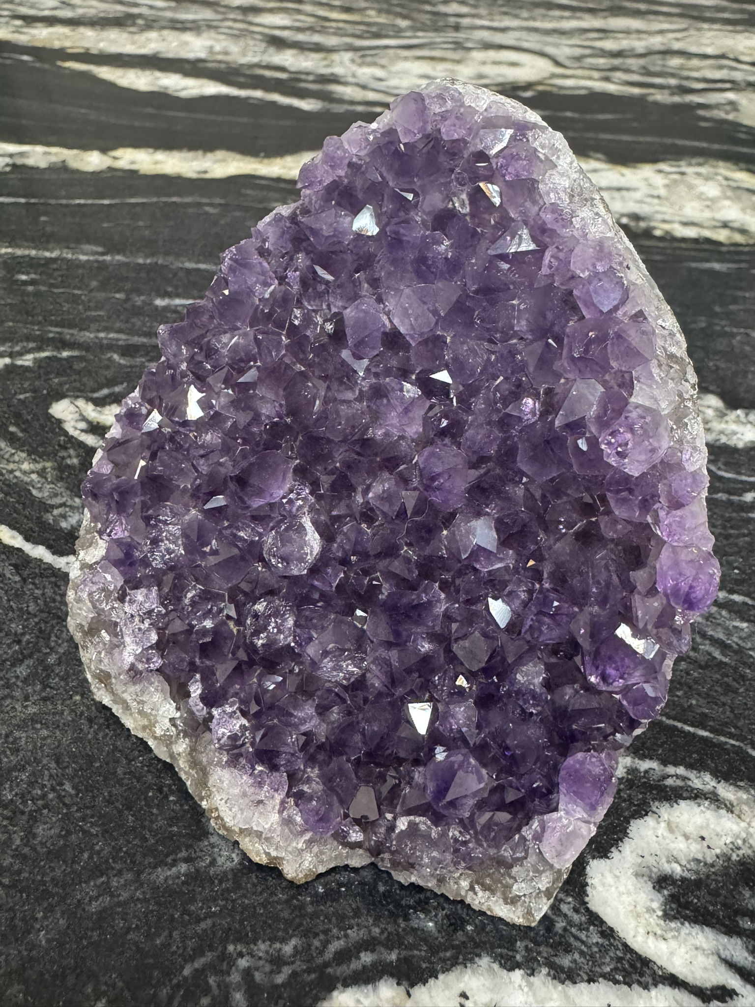 Druze d'Améthyste sur base – Image 3