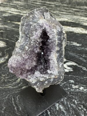 Améthyste druze sur socle métal